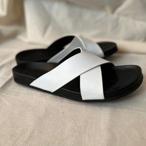 Woman By Common Projects Criss cross sandal 41 NWOT